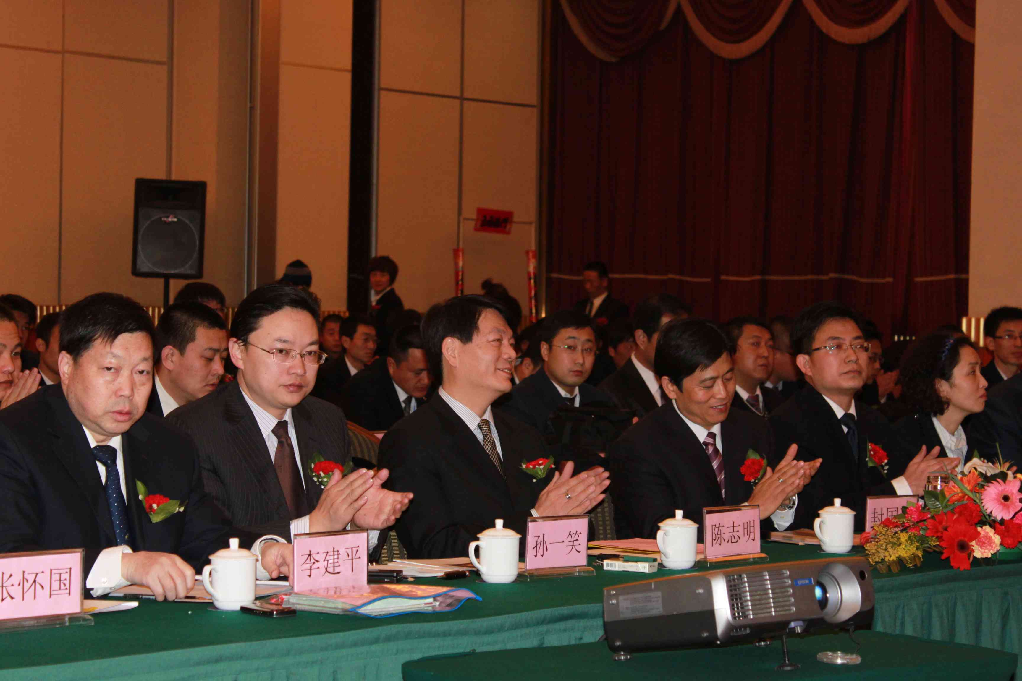 点击新窗口打开大图